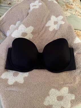Strapless Black vanity fair bra